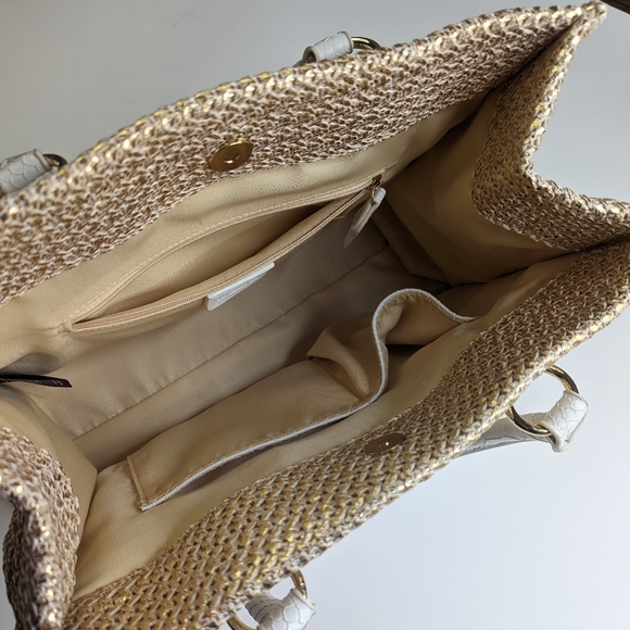 BEBE Handbag White Faux Snake Skin & Gold Weave Interior Pockets Magnetic - Picture 6 of 16